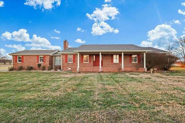 5 Acres of Residential Land with Home for Sale in Smiths Grove, Kentucky