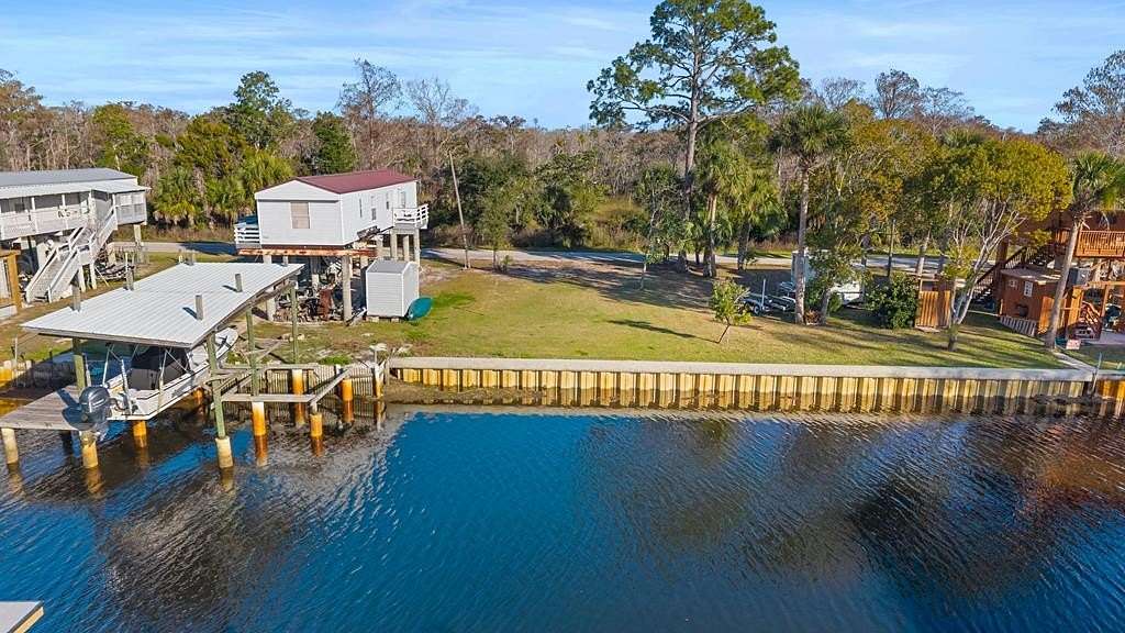 0.1 Acres of Residential Land for Sale in Suwannee, Florida