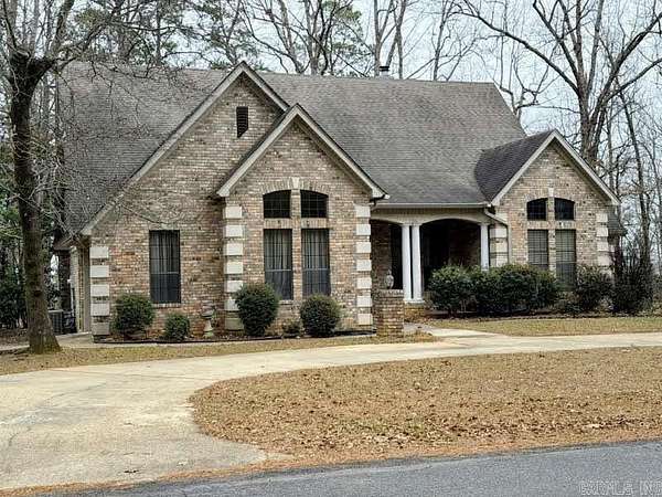 2.24 Acres of Residential Land with Home for Sale in Camden, Arkansas