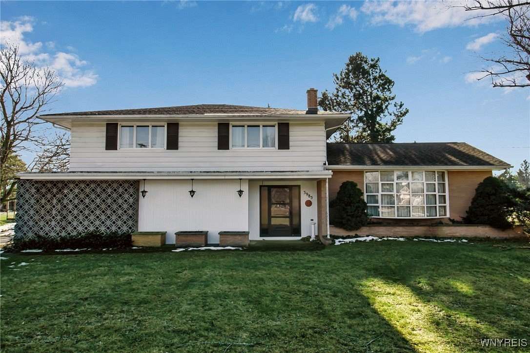 2 Acres of Residential Land with Home for Sale in Buffalo, New York