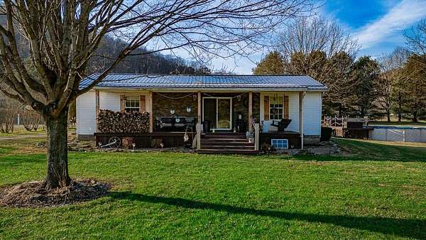 2 Acres of Residential Land with Home for Sale in Londonderry, Ohio