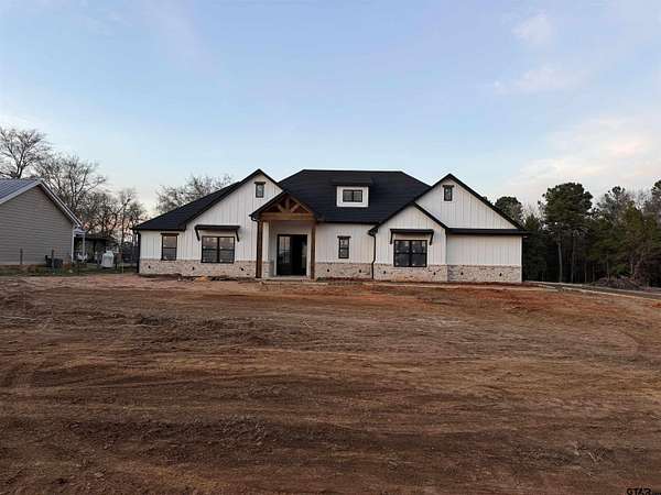 1.77 Acres of Residential Land with Home for Sale in Arp, Texas