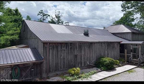 2 Acres of Commercial Land for Sale in Jamestown, Tennessee