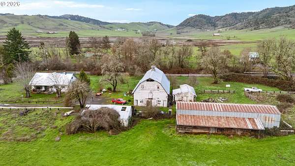 40.7 Acres of Agricultural Land with Home for Sale in Roseburg, Oregon