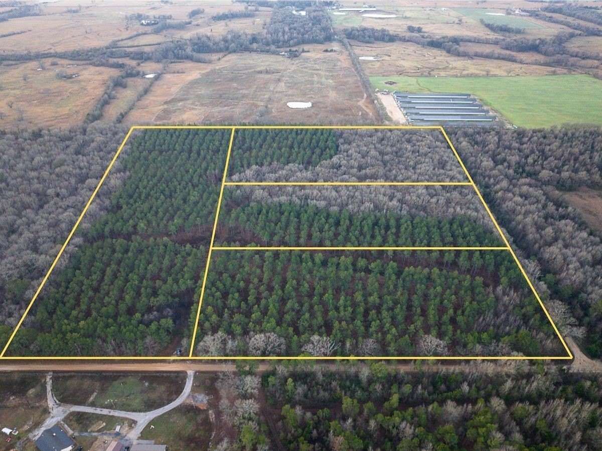10.4 Acres of Land for Sale in De Kalb, Texas
