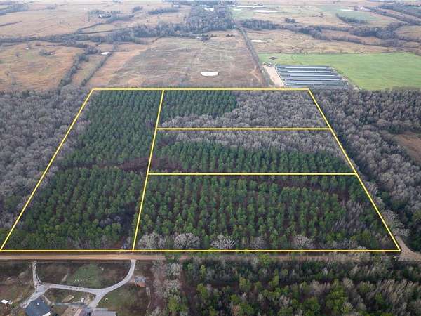 16 Acres of Land for Sale in De Kalb, Texas