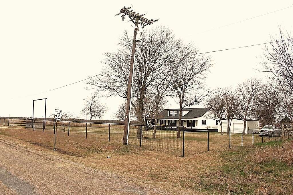 3 Acres of Land with Home for Sale in Mabank, Texas