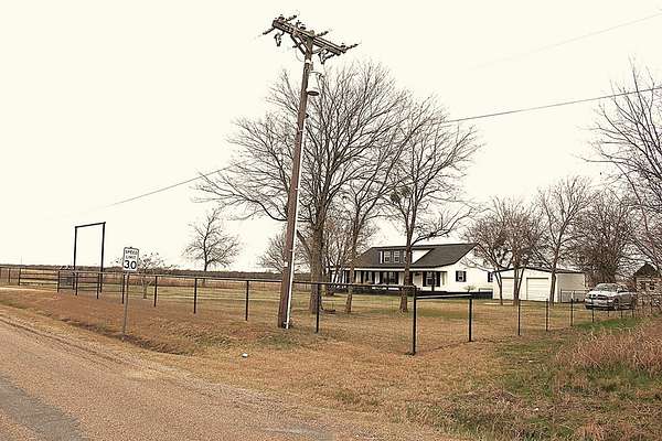 3 Acres of Residential Land with Home for Sale in Mabank, Texas