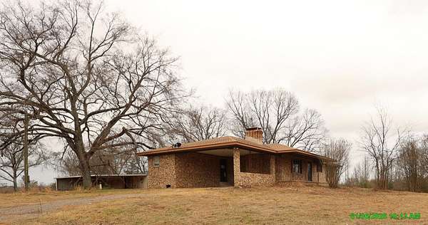 2 Acres of Residential Land with Home for Sale in Omaha, Texas