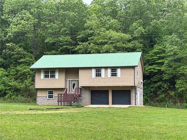 2.5 Acres of Land with Home for Sale in Harrison, Arkansas