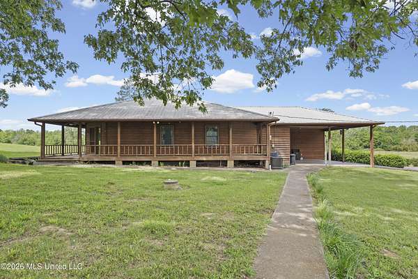 5.3 Acres of Land with Home for Sale in Coldwater, Mississippi