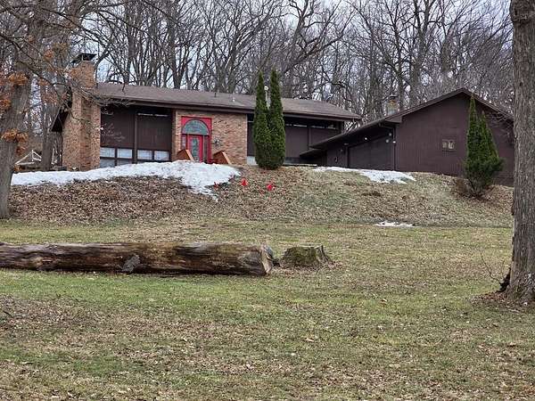 4 Acres of Residential Land with Home for Sale in Fort Dodge, Iowa