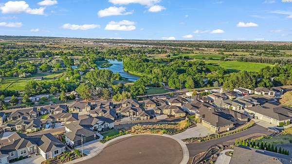 0.43 Acres of Residential Land for Sale in West Richland, Washington