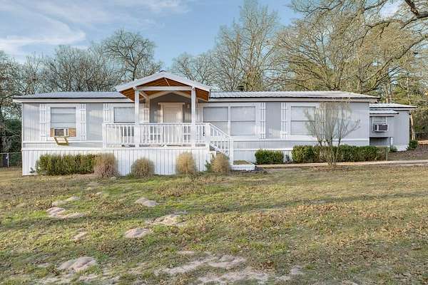 1.14 Acres of Land with Home for Sale in Palestine, Texas