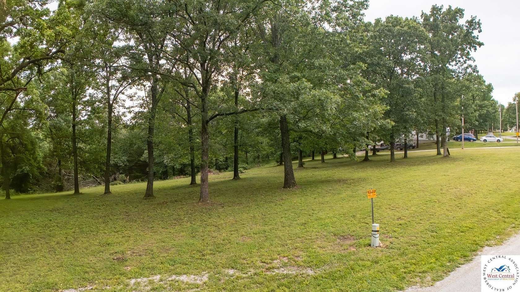 2 Acres of Residential Land for Sale in Warsaw, Missouri