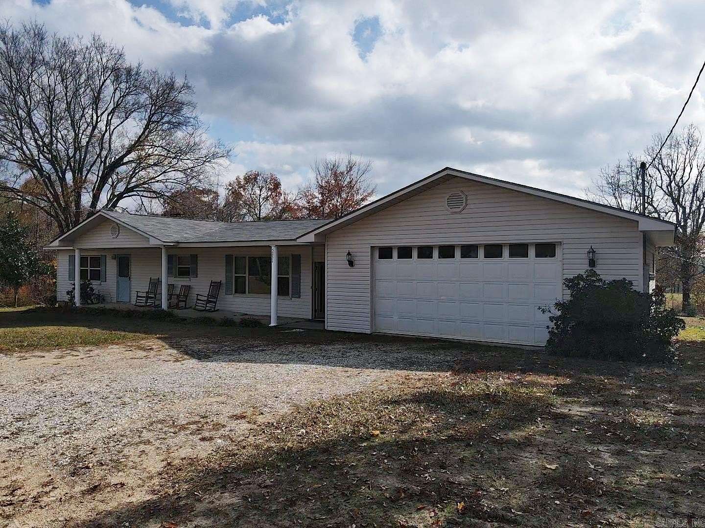 6.7 Acres of Residential Land with Home for Sale in Bismarck, Arkansas