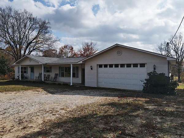 6.7 Acres of Residential Land with Home for Sale in Bismarck, Arkansas