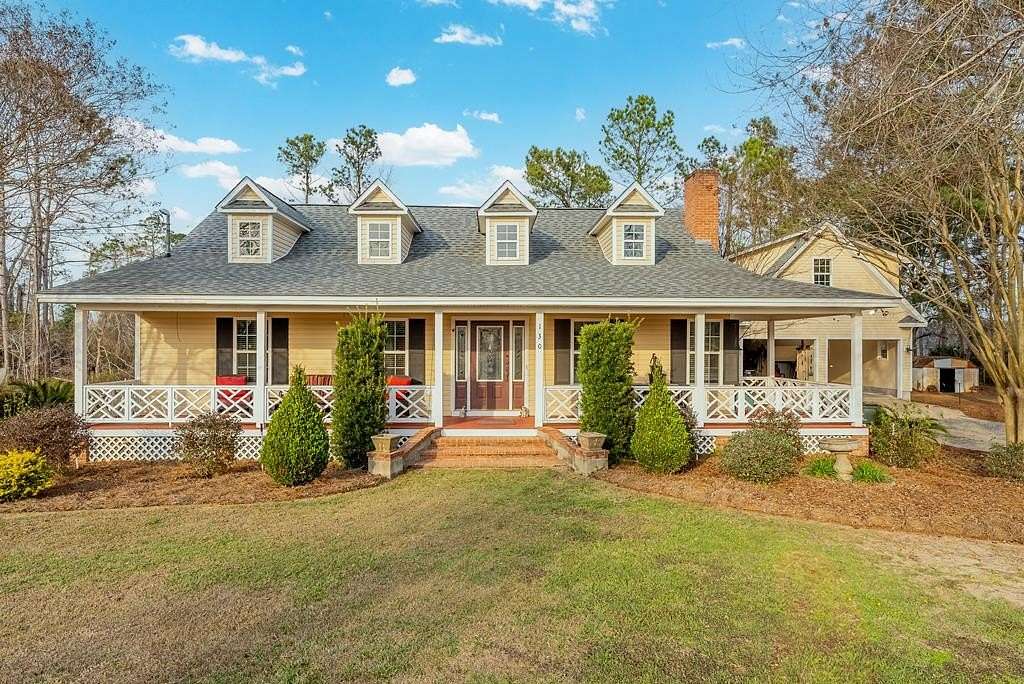 1.53 Acres of Land with Home for Sale in Nicholls, Georgia