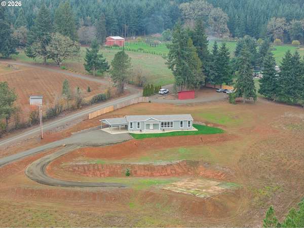 4 Acres of Residential Land with Home for Sale in Monroe, Oregon