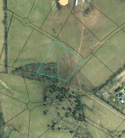 5 Acres of Residential Land for Sale in Wilmore, Kentucky