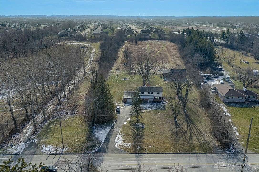5.78 Acres of Residential Land with Home for Sale in Washington Township, Ohio