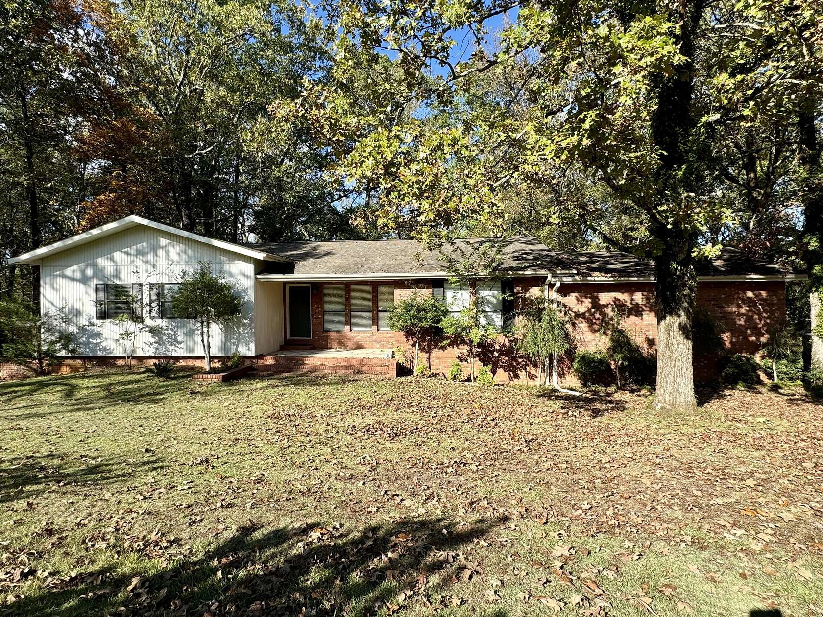 1.5 Acres of Land with Home for Sale in Ripley, Mississippi