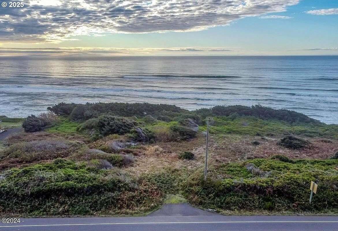 2 Acres of Residential Land for Sale in Yachats, Oregon