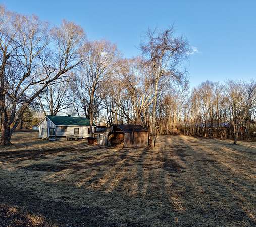 2 Acres of Residential Land for Sale in Charlotte, Tennessee