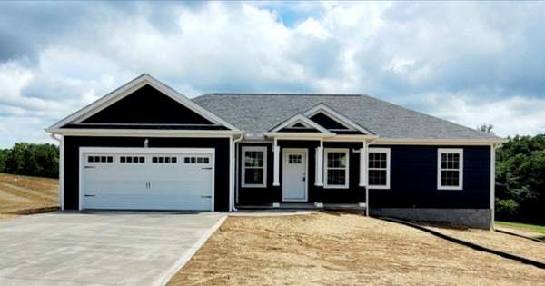 1.5 Acres of Residential Land with Home for Sale in Dickson, Tennessee