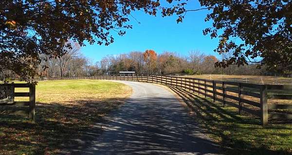 11.4 Acres of Land with Home for Sale in Franklin, Tennessee