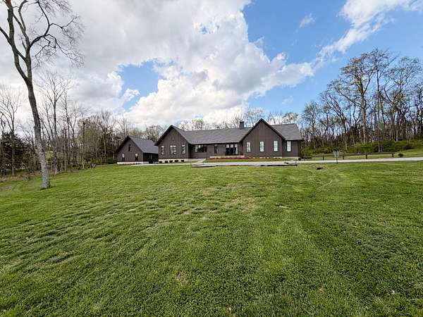 11.4 Acres of Land with Home for Sale in Franklin, Tennessee