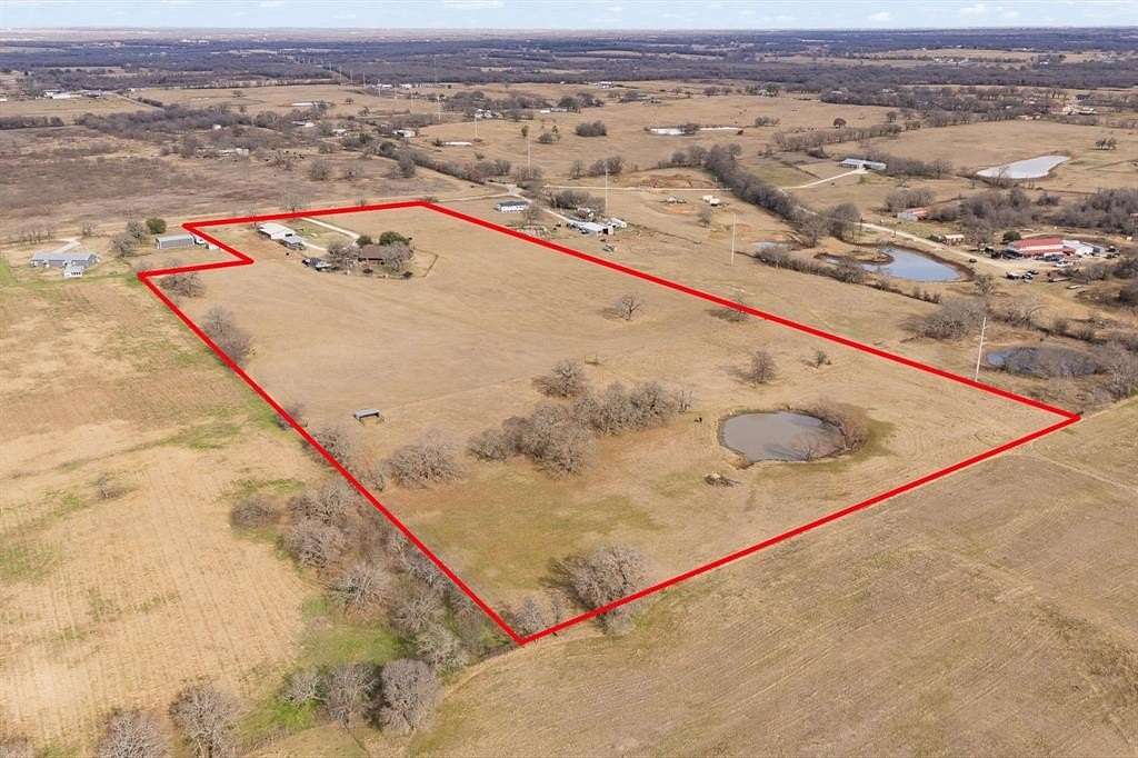 17.9 Acres of Land with Home for Sale in Covington, Texas
