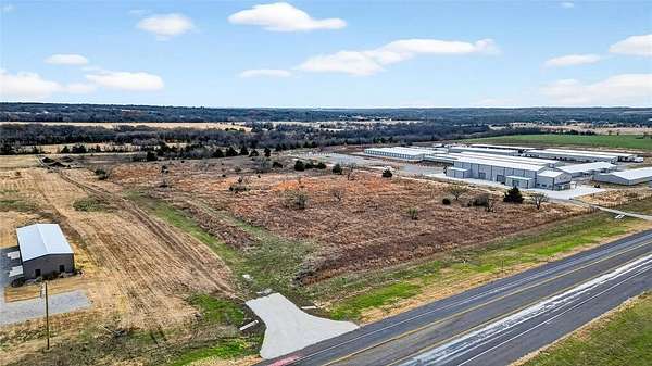 10 Acres of Mixed-Use Land for Sale in Pottsboro, Texas