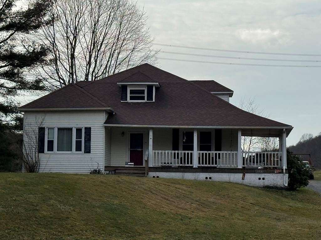 2 Acres of Residential Land with Home for Sale in North Tazewell, Virginia