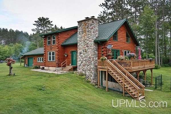 1.5 Acres of Residential Land with Home for Sale in Laona Town, Wisconsin