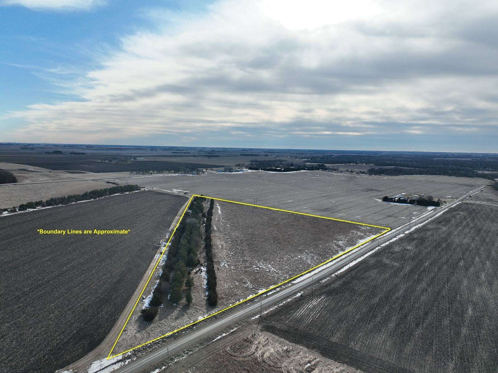 17 Acres of Recreational & Residential Land for Sale in Rockford, Iowa