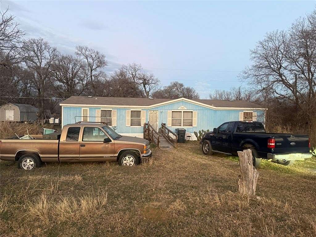 3.17 Acres of Residential Land with Home for Sale in Waco, Texas