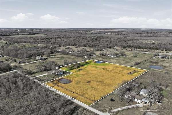 4 Acres of Residential Land for Sale in Corsicana, Texas