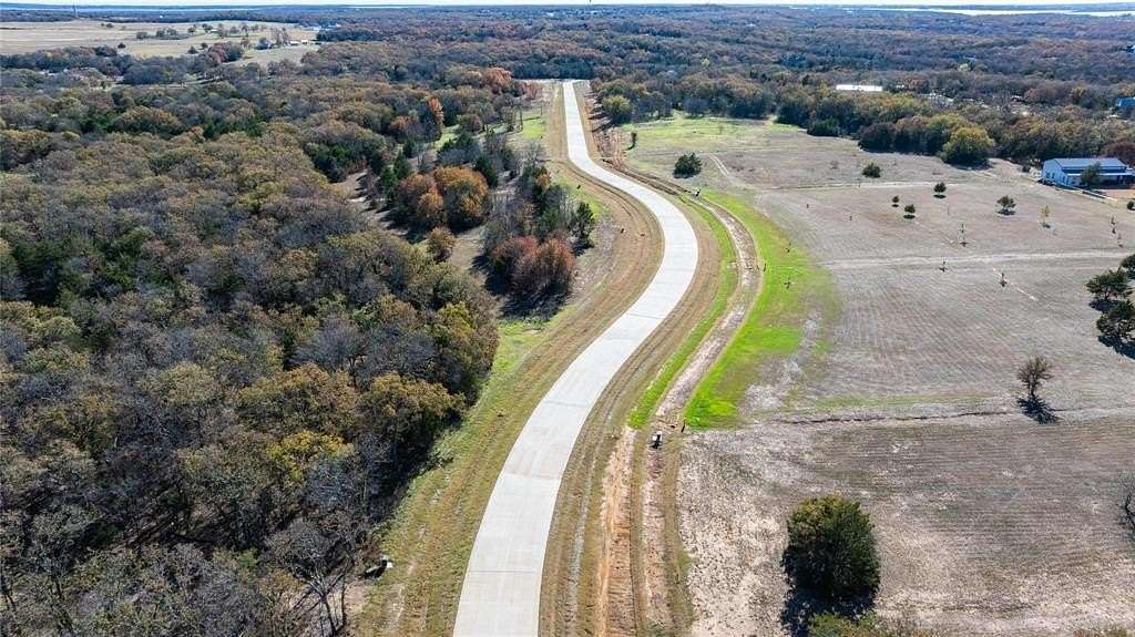 2 Acres of Residential Land for Sale in Valley View, Texas