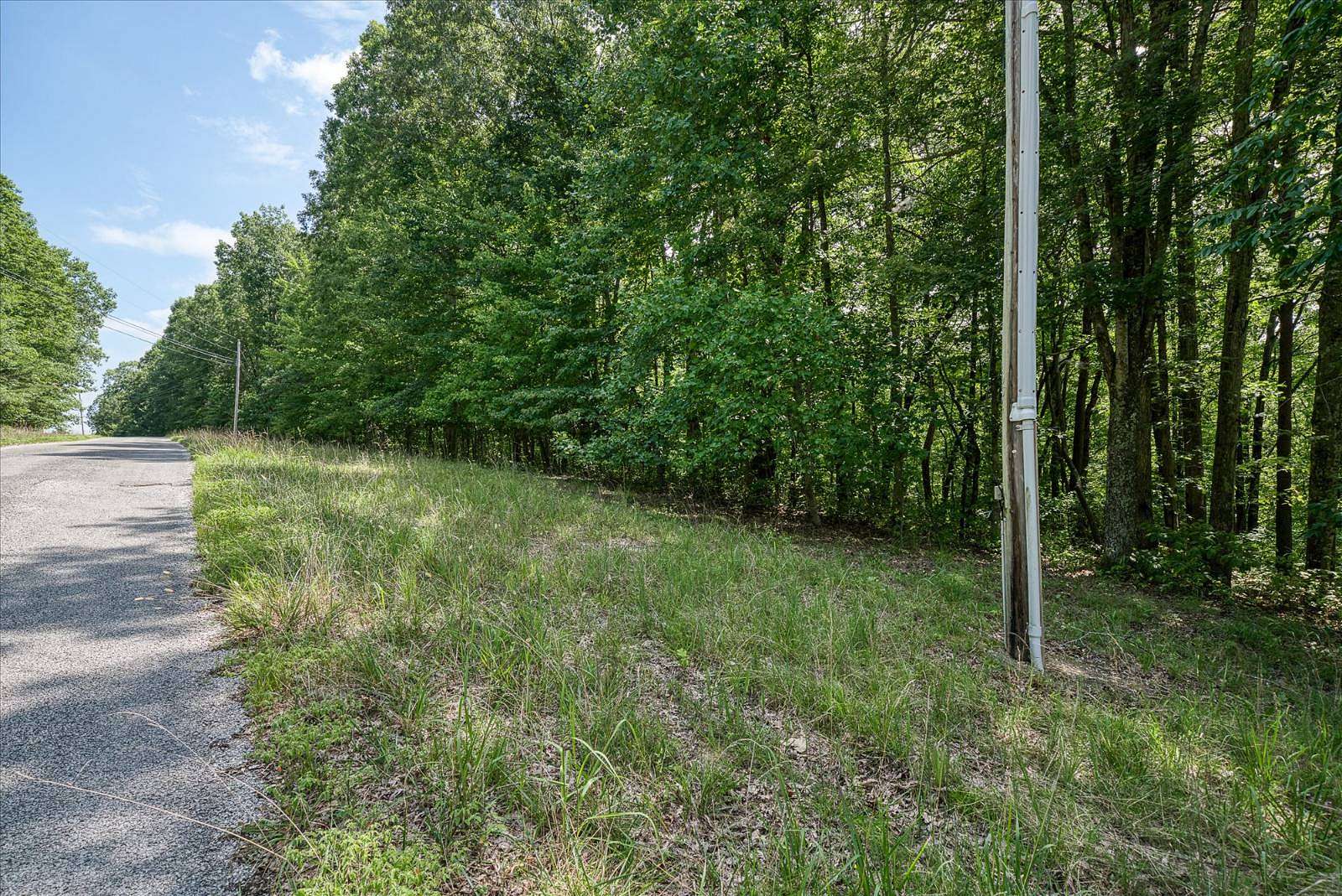 2 Acres of Residential Land for Sale in Monterey, Tennessee