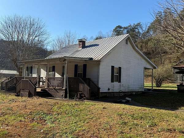 21 Acres of Land with Home for Sale in Flatgap, Kentucky