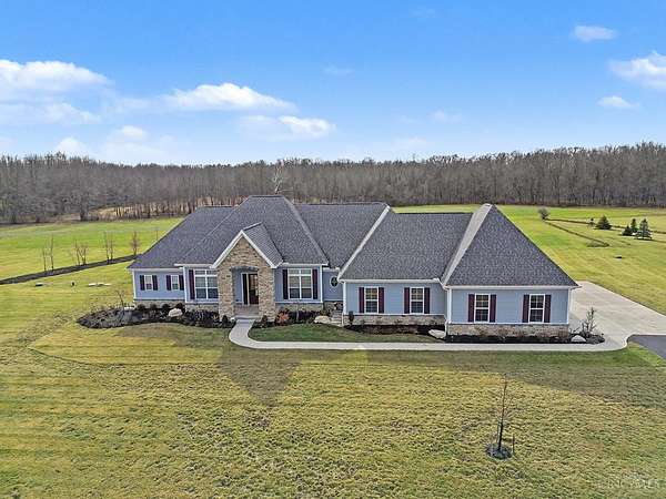 4 Acres of Residential Land with Home for Sale in Hamilton Township, Ohio