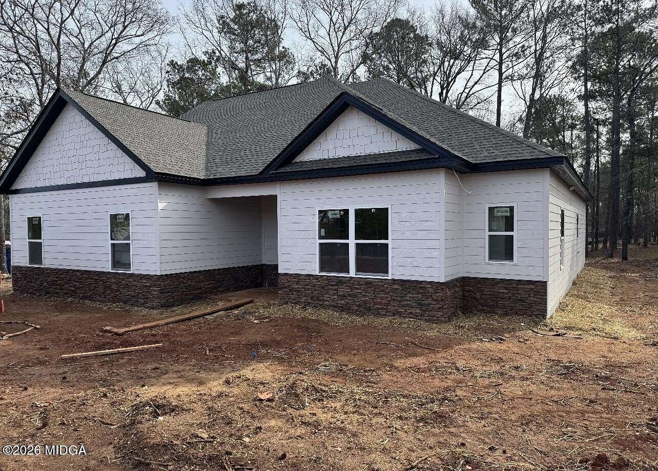 1.54 Acres of Residential Land with Home for Sale in Gray, Georgia