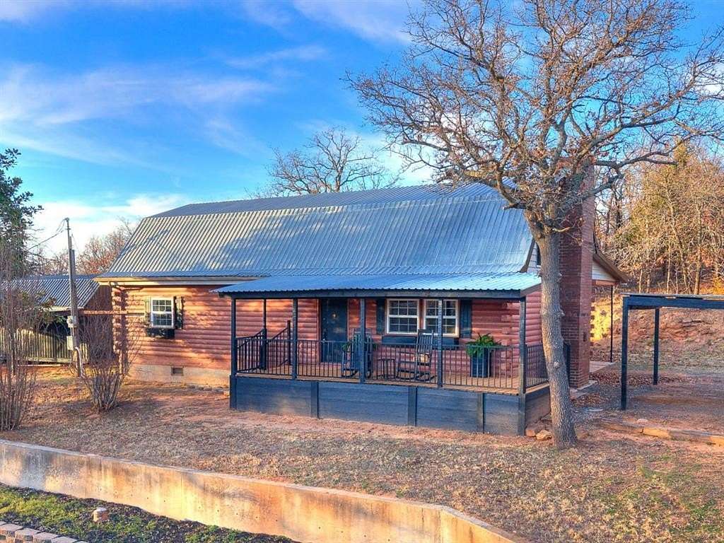 9.68 Acres of Residential Land with Home for Sale in Choctaw, Oklahoma