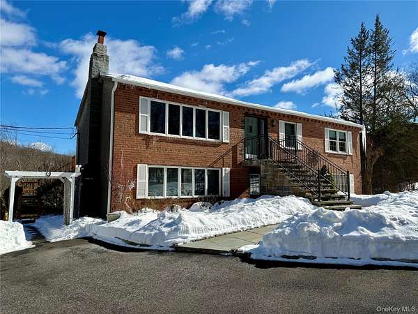 3.3 Acres of Residential Land with Home for Sale in Putnam Valley, New York