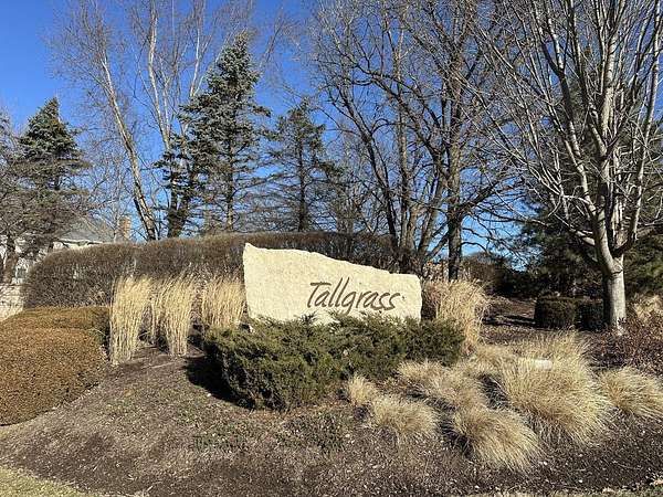 1.53 Acres of Residential Land for Sale in Lake Barrington, Illinois