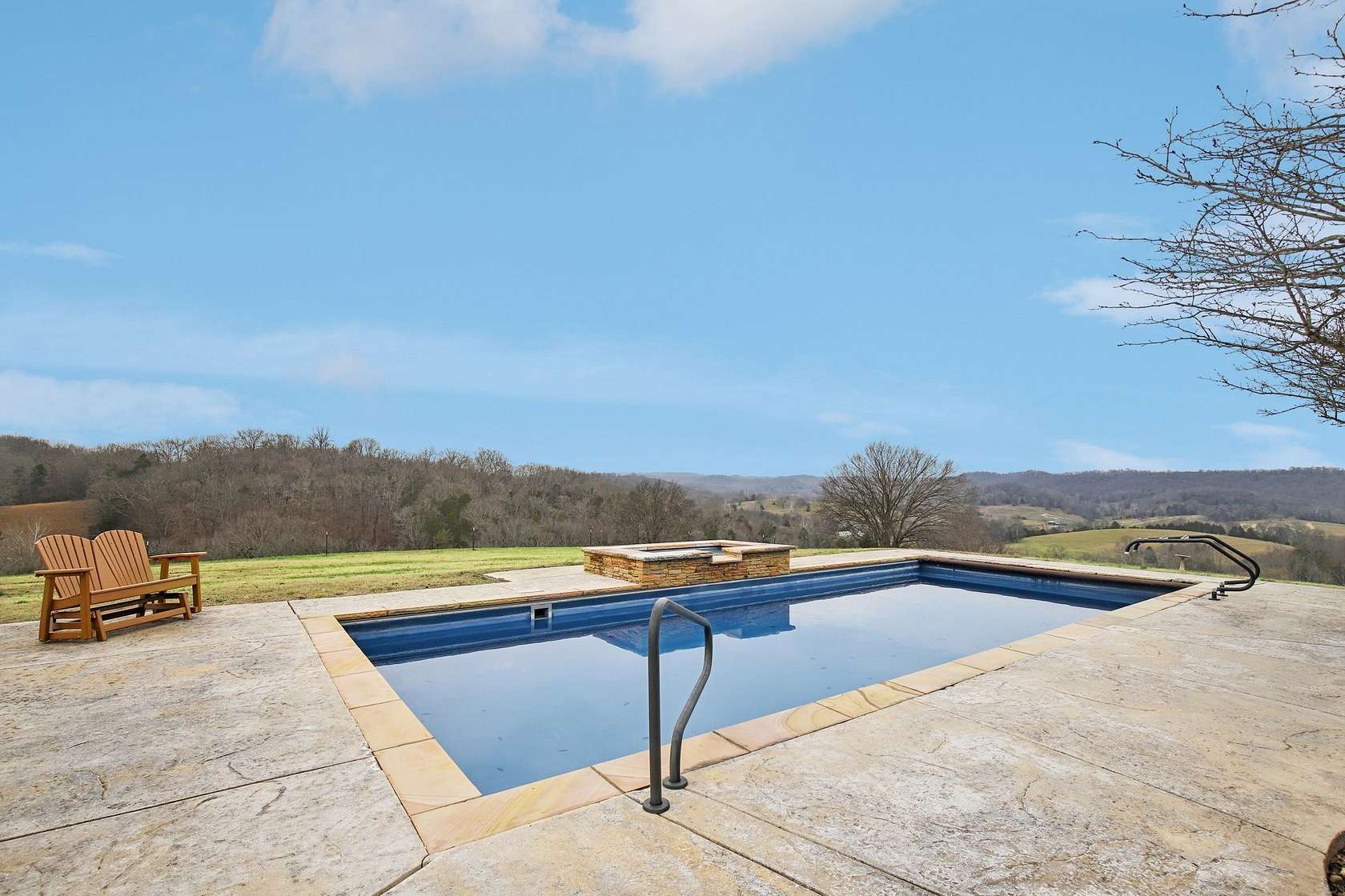 16.1 Acres of Land with Home for Sale in Gallatin, Tennessee