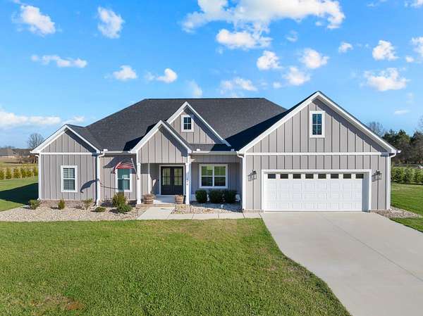 2.63 Acres of Residential Land with Home for Sale in Winchester, Tennessee