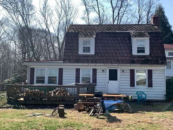 16.4 Acres of Land with Home for Lease in Erie, Pennsylvania