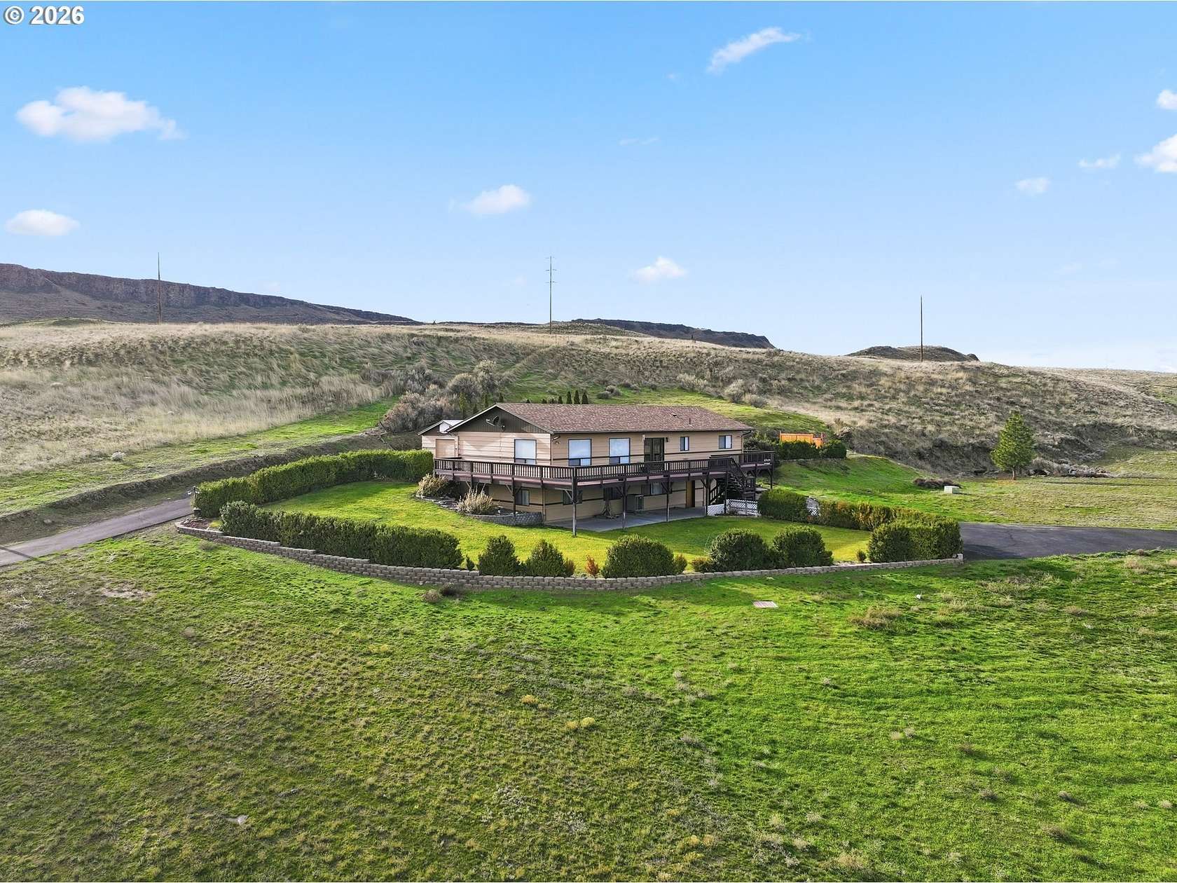 4.78 Acres of Residential Land with Home for Sale in Arlington, Oregon